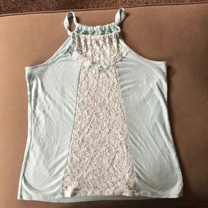 Adorable halter neck top!